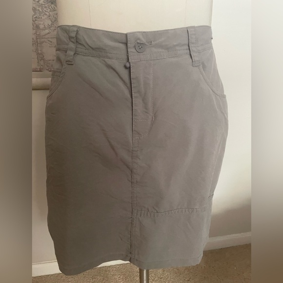 Gray sport skirt from Horny Toad - Picture 3 of 8